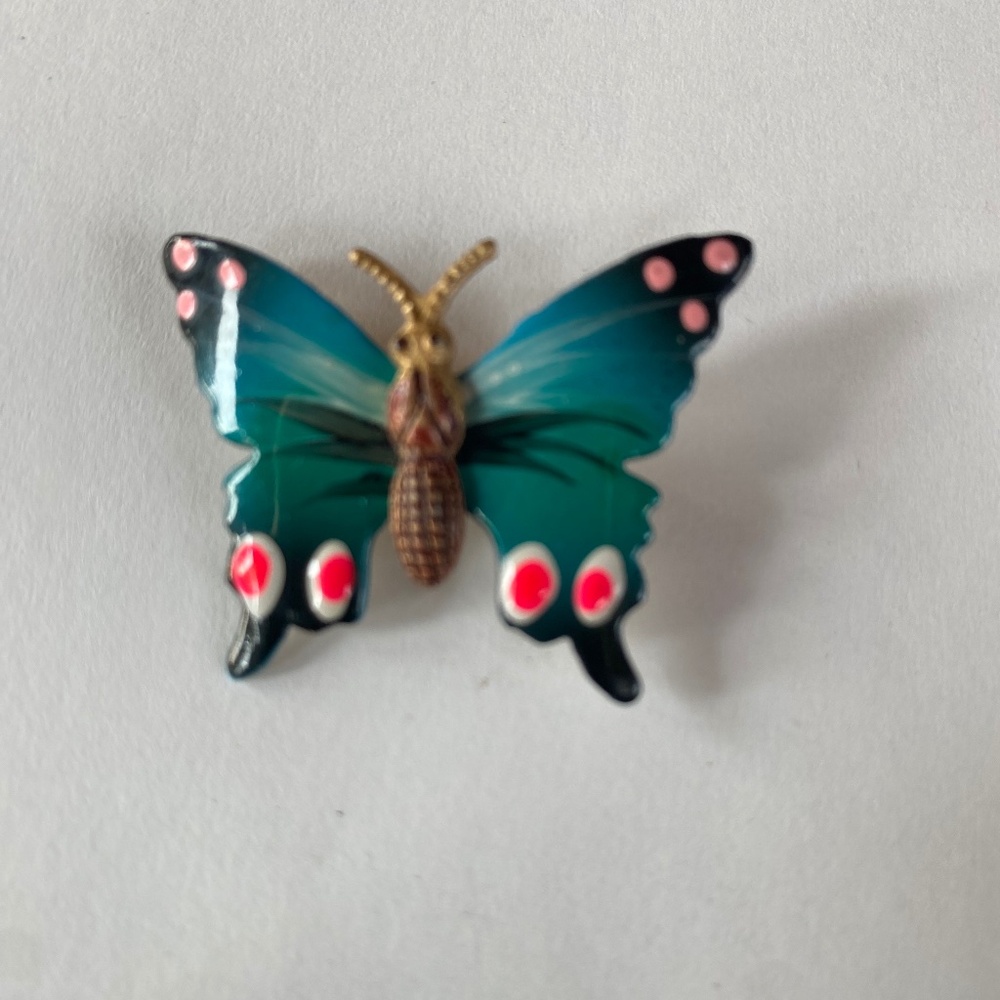 Vintage enamel brooch